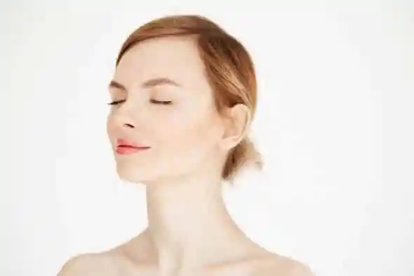 Peeling migdałowy dla odświeżenia i wygładzenia skóry twarzy