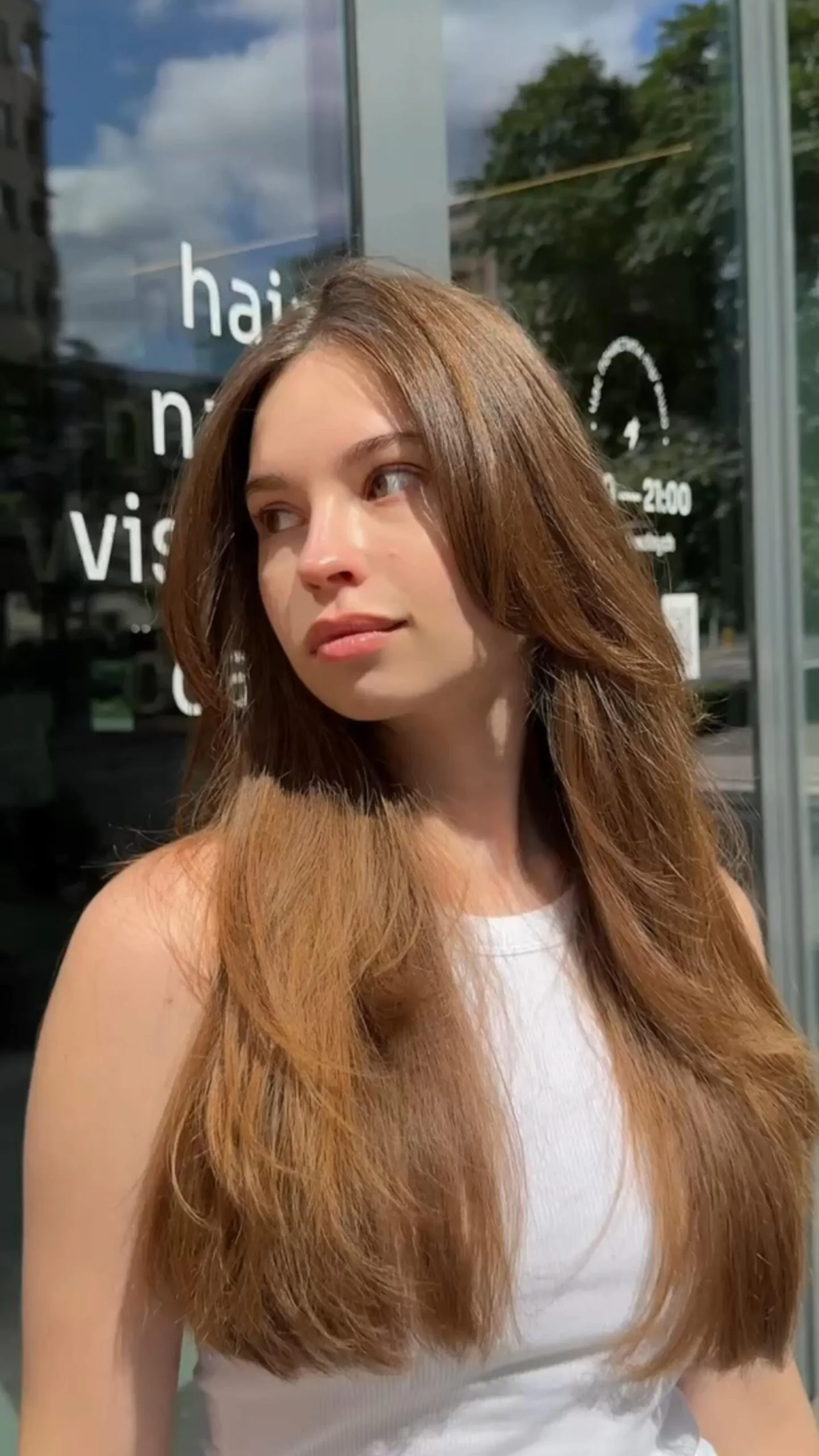 Hydrafacial zabieg kompleksowej pielęgnacji skóry twarzy z wykorzystaniem etapów oczyszczania i nawilżania